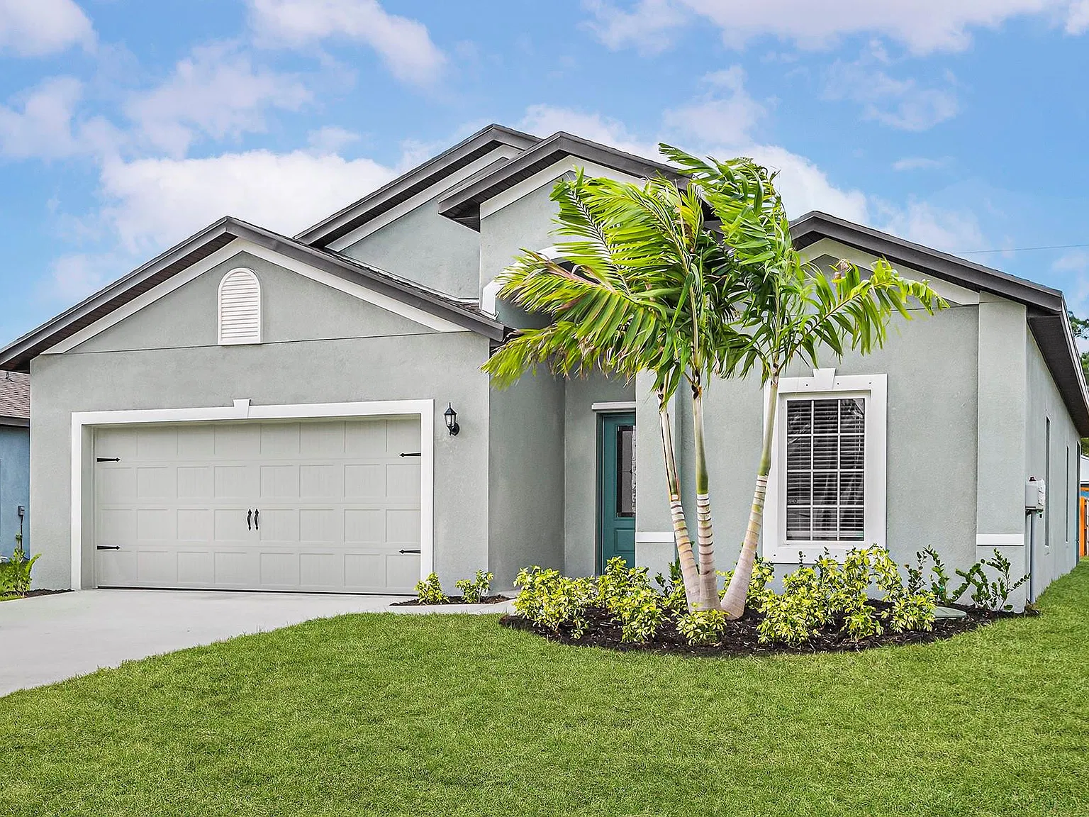 4 bed, 2.0 bath, 1851 sqft, $3,075 — Photo 2