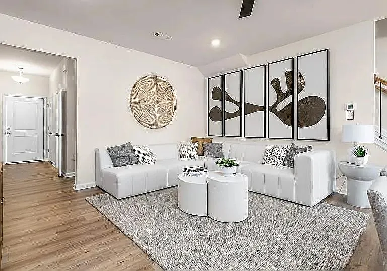 909 Falls Grove Trl — Photo 4
