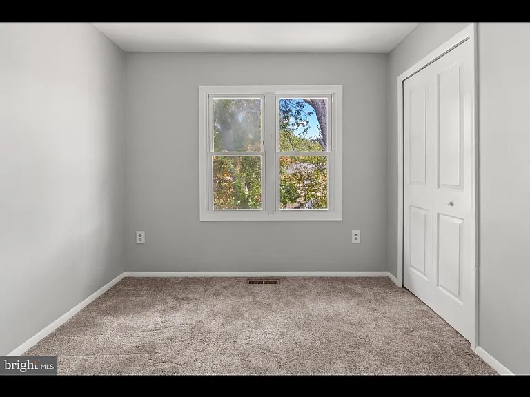 655 Cadbury Dr — Photo 8