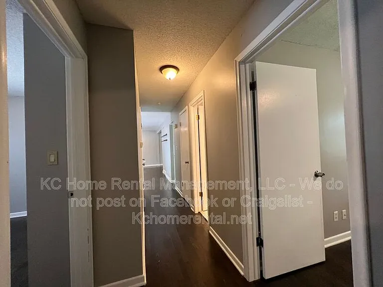 6708 W 71st Ter — Photo 31