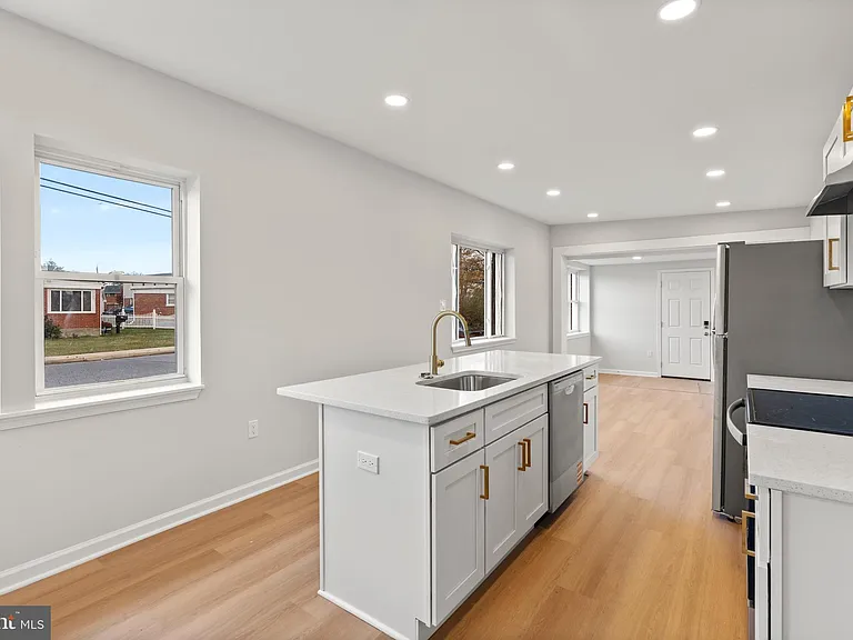 730 New Pittsburg Ave #2 — Photo 3