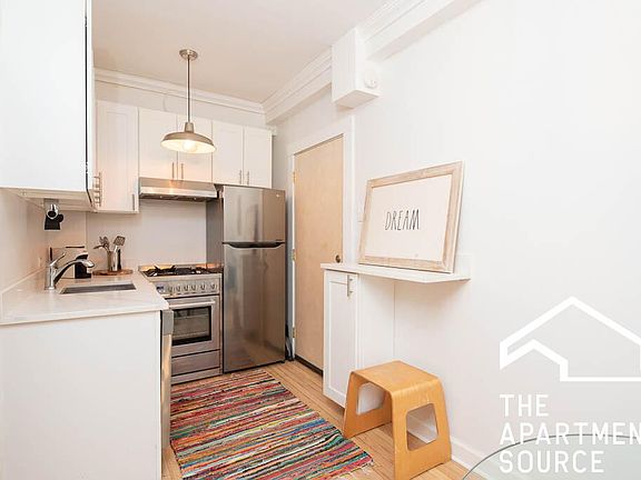 2nd image of 2324 N Lincoln Park W APT 3B
