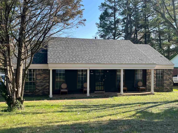 3010 Falkirk Rd, Memphis, TN 38128