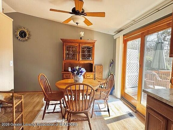 5th image of 2819 Aurora Dr