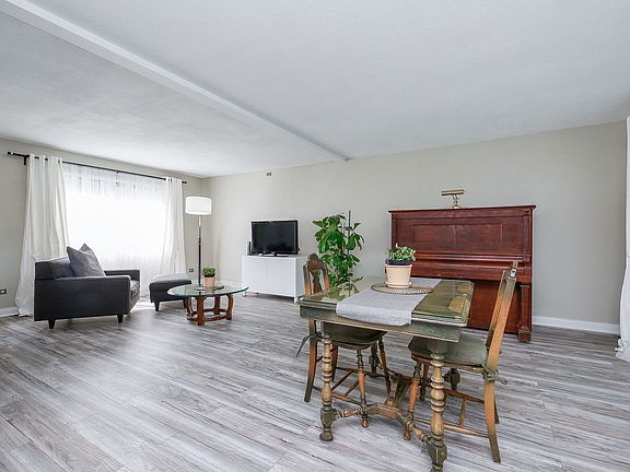 3rd image of 15806 Laramie Ave APT 6