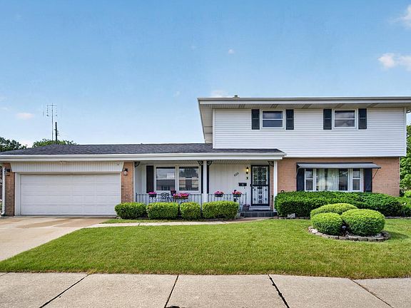 2nd image of 5319 Wright AVENUE