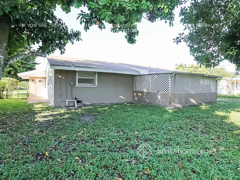 4851 NW 6th St — Photo 17