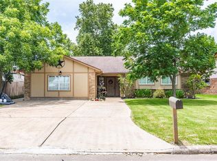 360 Merriwether Dr, Alvin, TX 77511