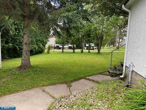 3rd image of 107 Louisiana Ave W