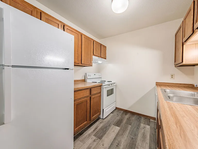 Parkway West Apartment Homes — Photo 35