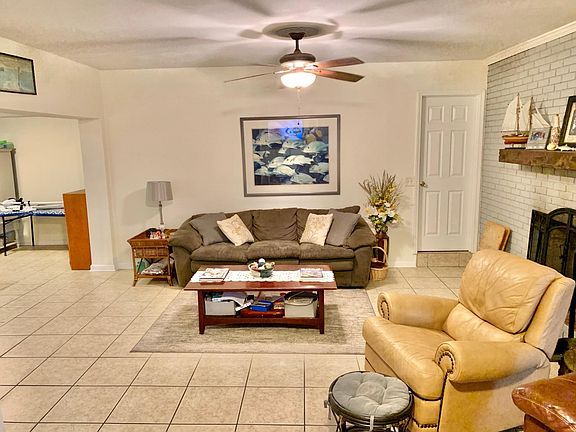 5th image of 3339 Laurel Dr