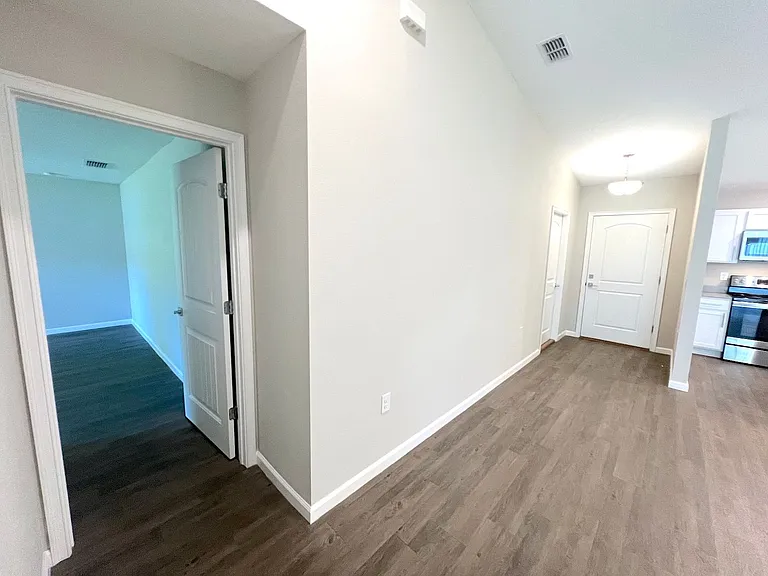 32 Postman Ln — Photo 15
