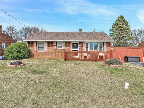 1723 Victoria St, Salem, VA 24153