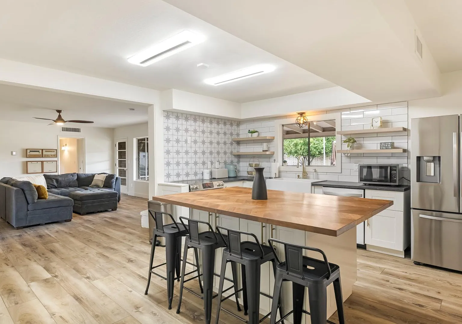 2610 S Ventura Dr. — Photo 3