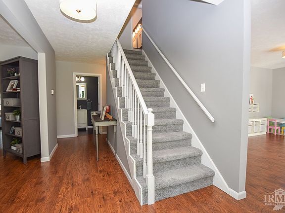2nd image of 1905 N Robinwood Dr