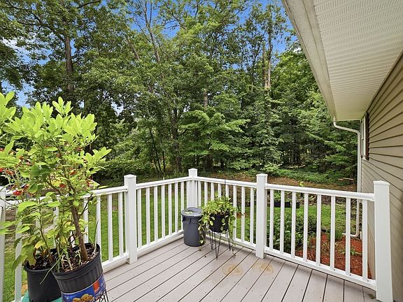 5th image of 48 Sorrento St