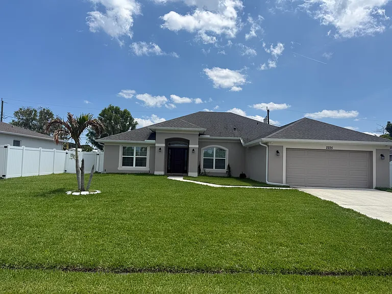 2225 SE Merrill Rd — Photo 1