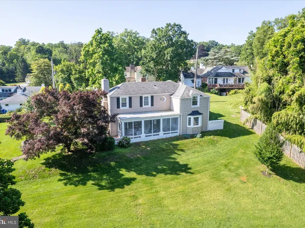 1050 Hillside Dr, York, PA 17403