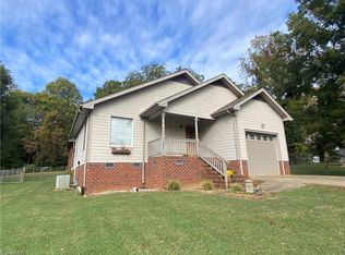 106 Neal St, Randleman, NC 27317