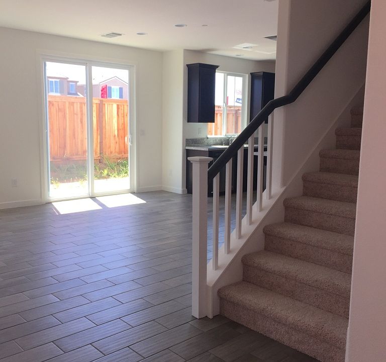 1st image of 409 Redwood Village Pl