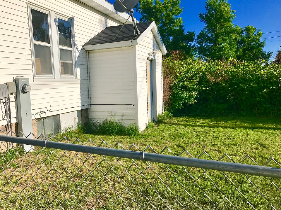 2nd image of 427 N 2nd Ave