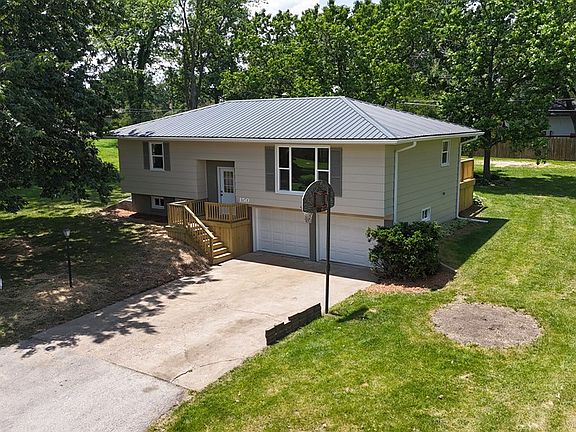 2nd image of 150 E Circle Dr