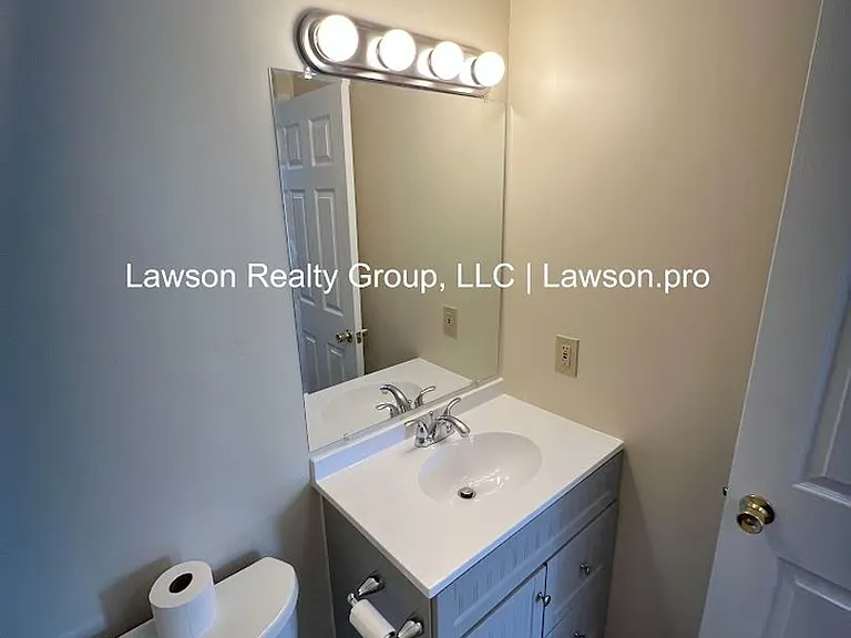 7th St 306-8 — Photo 14