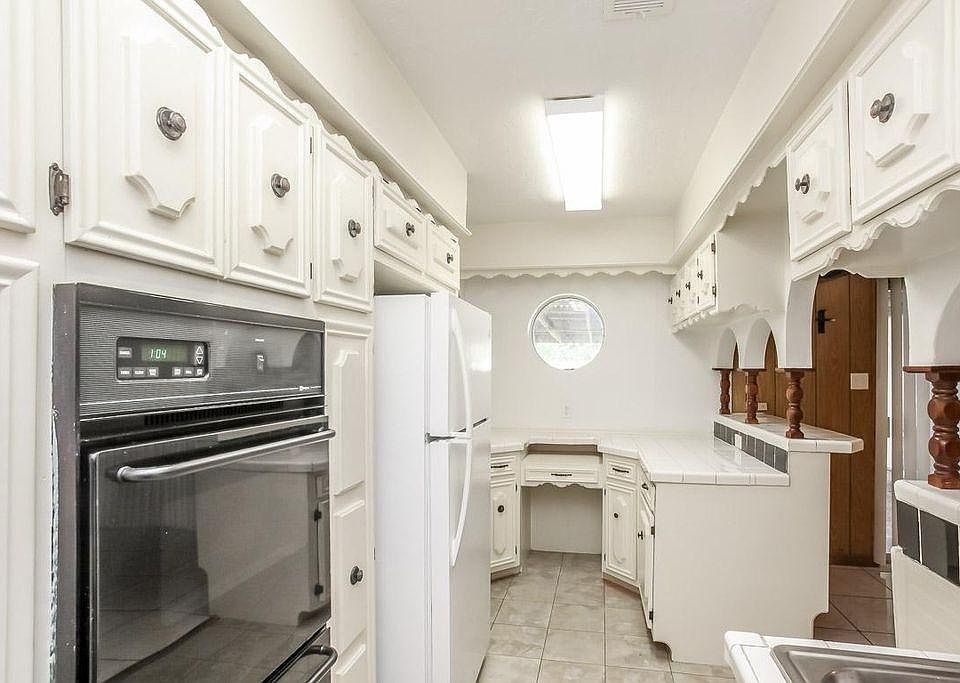 1st image of 7502 Mockingbird Ln #00