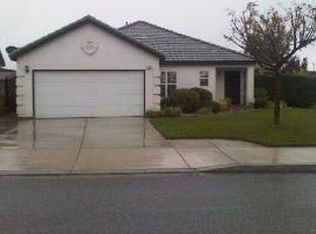 27613 Powell Dr, Highland, CA 92346
