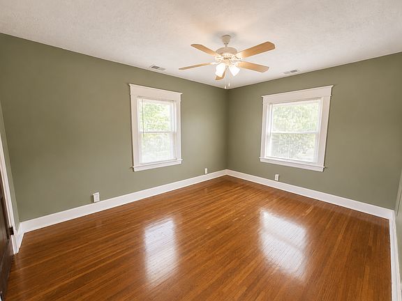 2nd image of 1801 Roanoke Ave #7