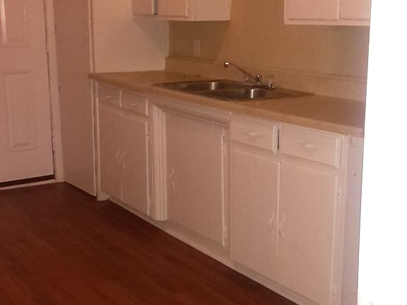 4th image of 1420 NE 9th St