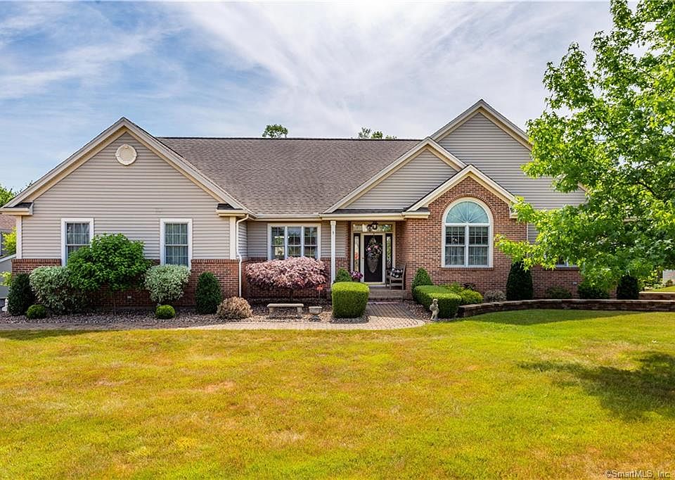 1st image of 144 Stone Hill Dr