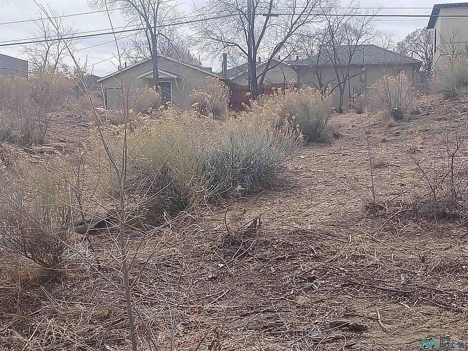 2nd image of 820 E Aztec Ave