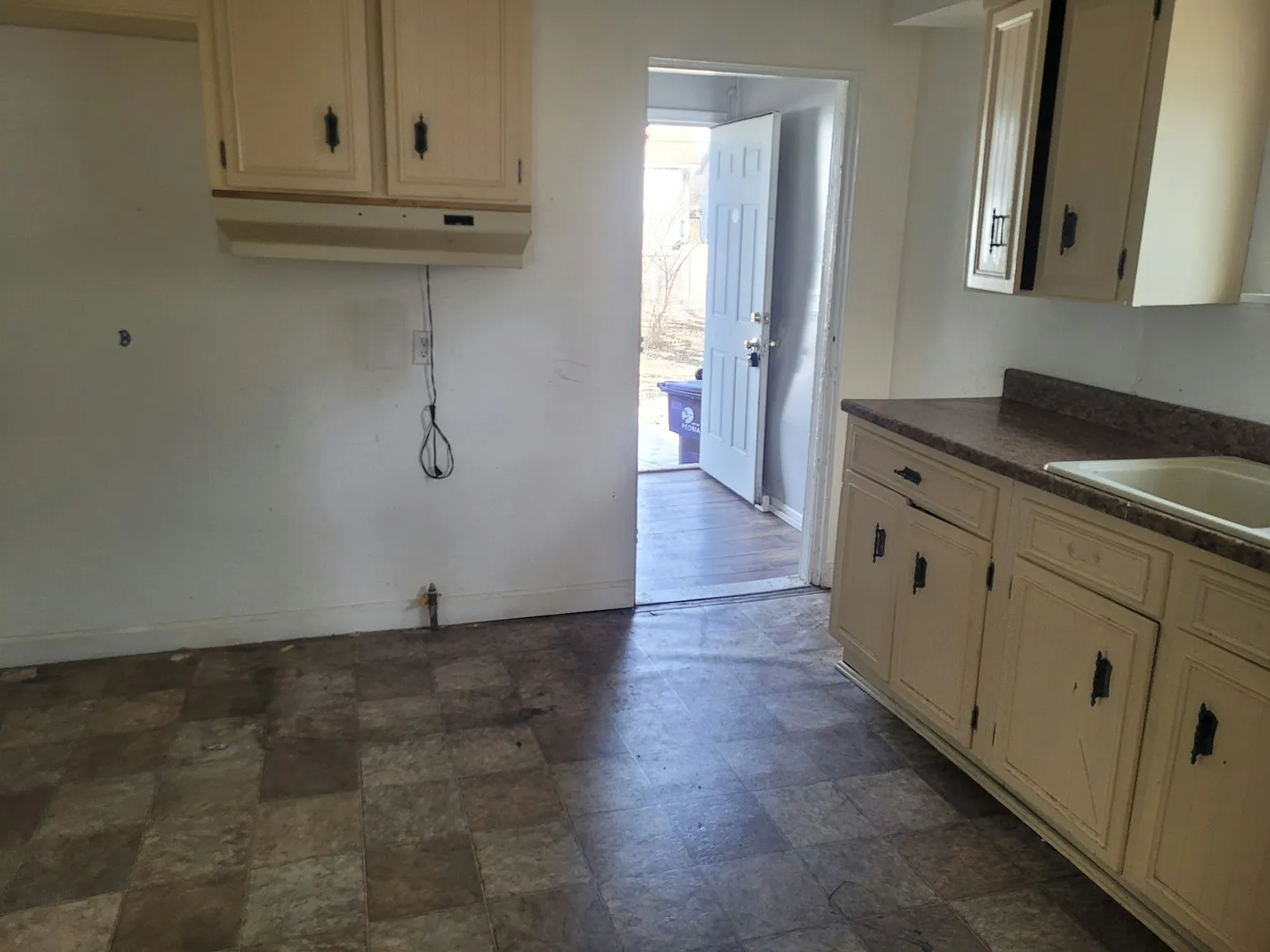 505 East Virginia Avenue — Photo 2