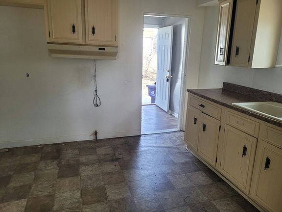 2nd image of 505 E Virginia Ave