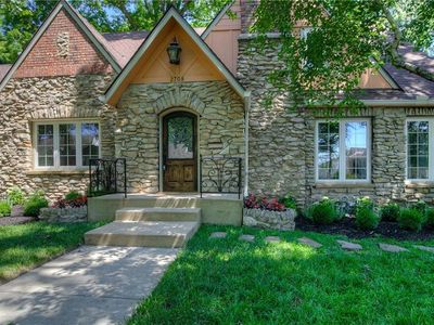 2708 W 51st Ter, Westwood, KS, 66205