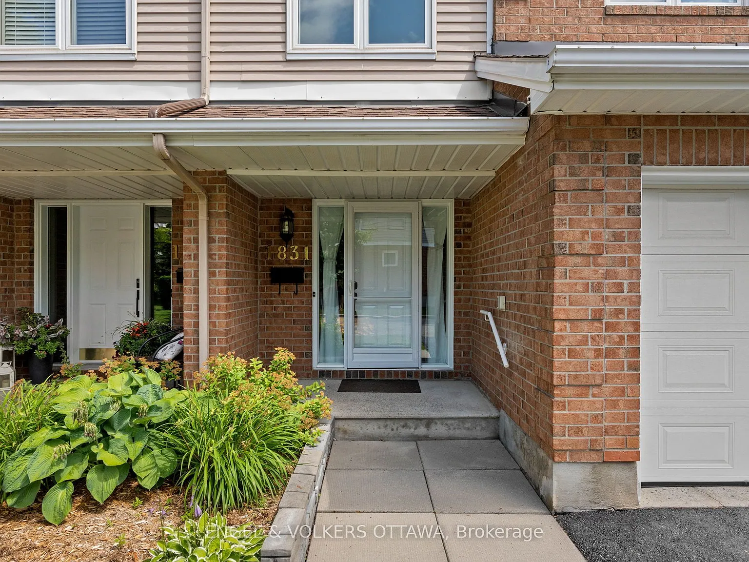 3 bed, $2,600 — Photo 2