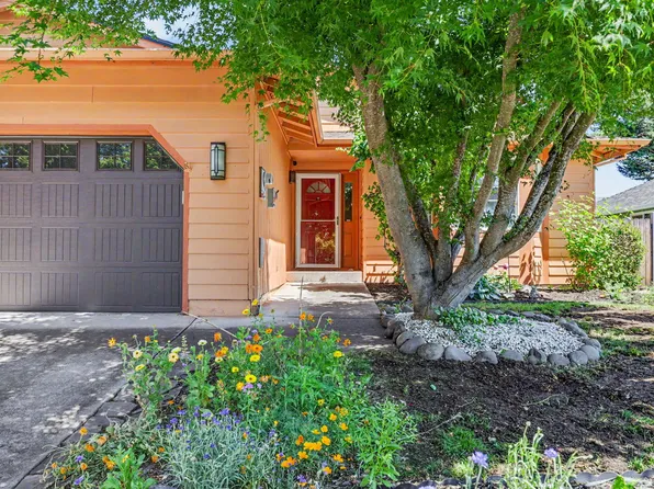2964 Bailey Ave, Medford, OR 97504