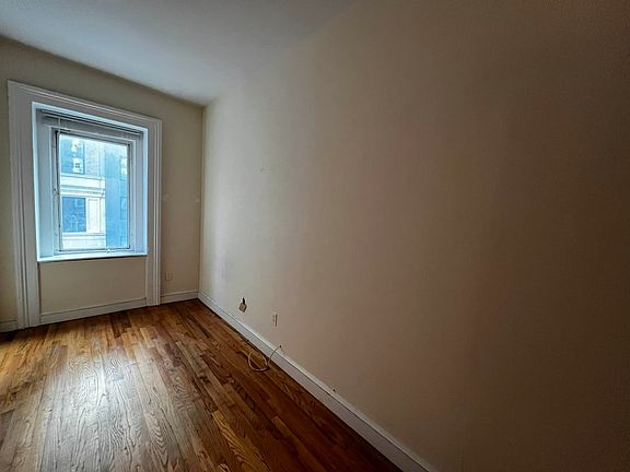 3rd image of 8 E 30th St APT 3A