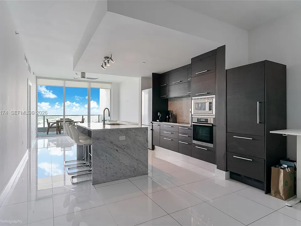 900 Biscayne Blvd #3407