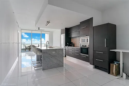 900 Biscayne Blvd Photo 1