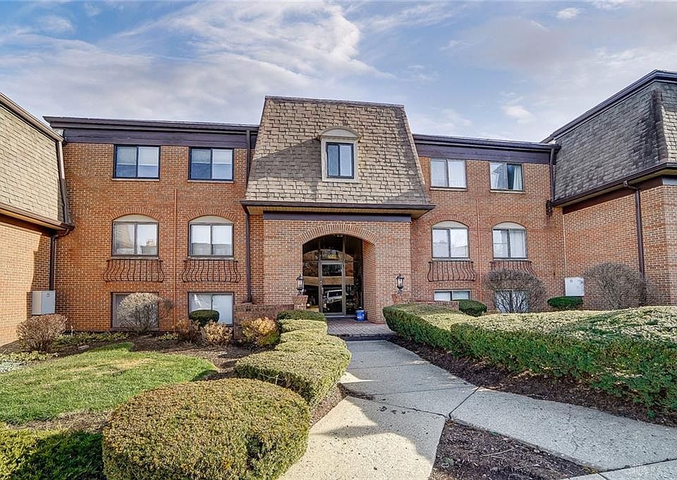 1st image of 1602 Thunderbird Ln APT 54