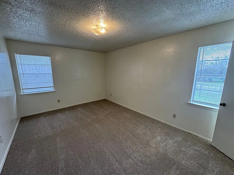 5604 Macgregor Dr — Photo 6