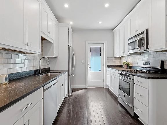 5th image of 308 Roseberry St