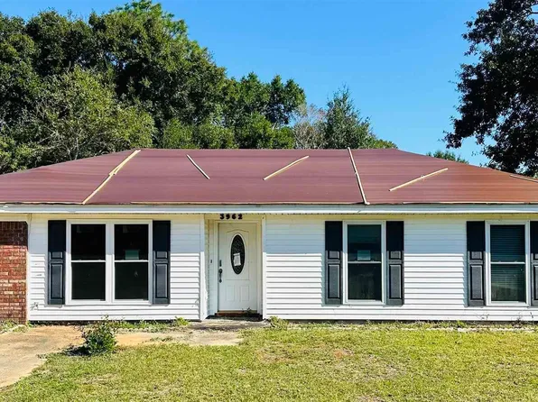 3962 Elmcrest Dr, Pensacola, FL 32504