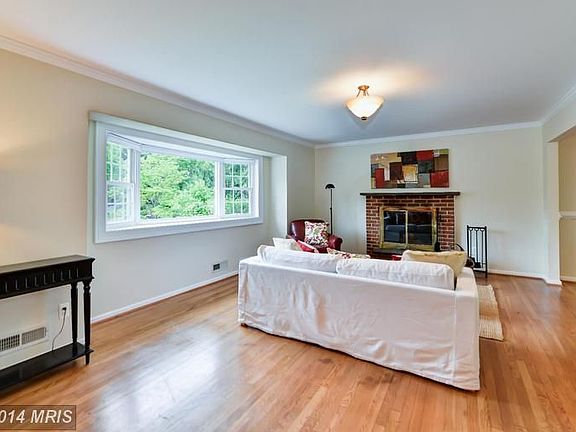 3rd image of 5806 Sable Dr
