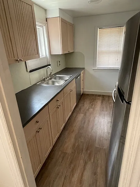 5 bed, $5,000 — Photo 2