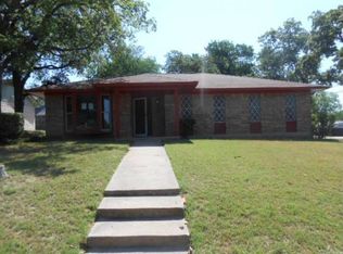 1220 S Delaware St, Irving, TX 75060