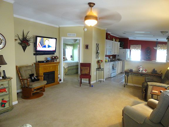 liv. rm. view 2