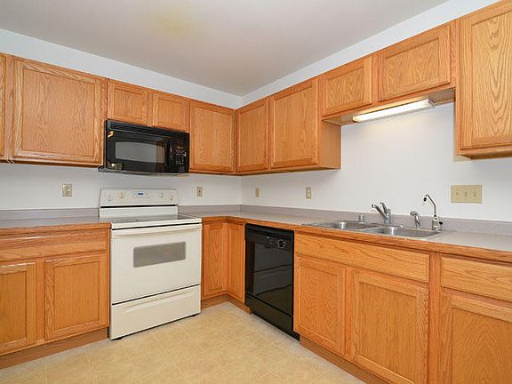 3rd image of N113W16166 Sylvan Cir Unit 22